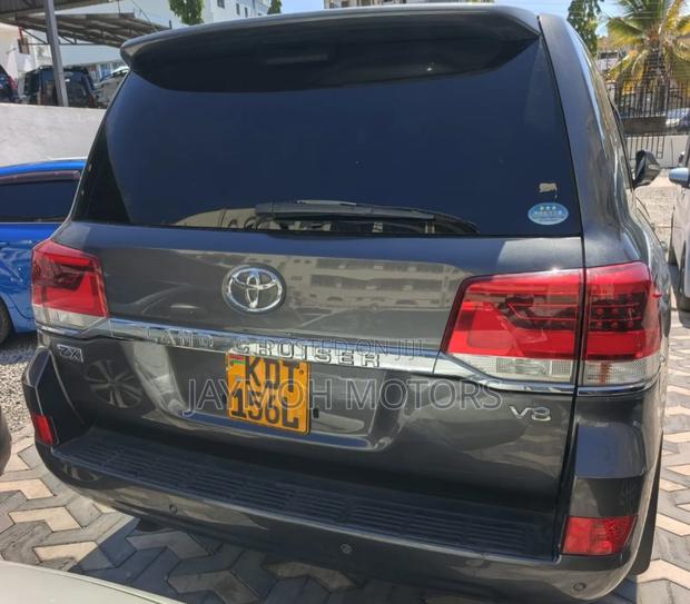 Toyota Land Cruiser 2017 Gray