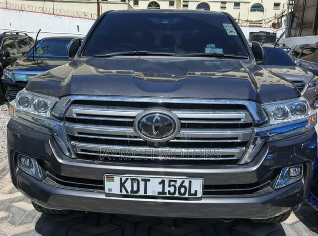 Toyota Land Cruiser 2017 Gray
