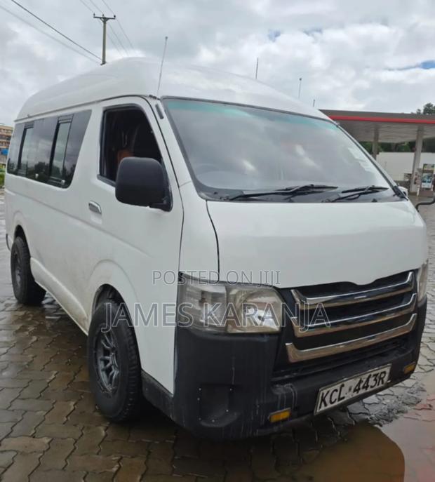 Toyota HiAce 2010 White