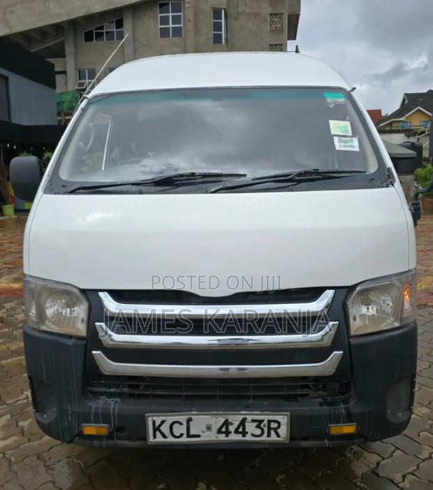 Toyota HiAce 2010 White