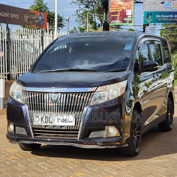 Toyota Esquire 2016 Blue