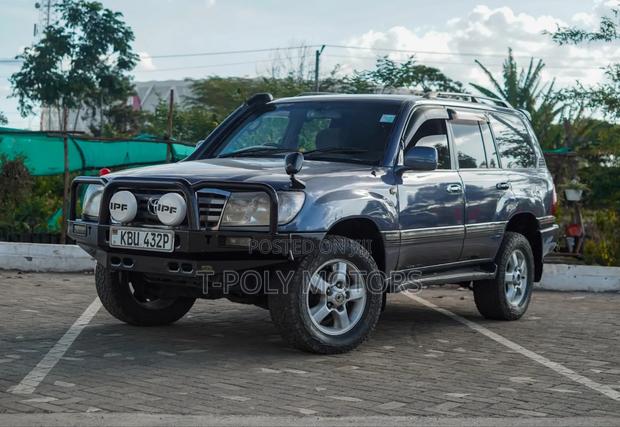 Toyota Land Cruiser 2006 Blue