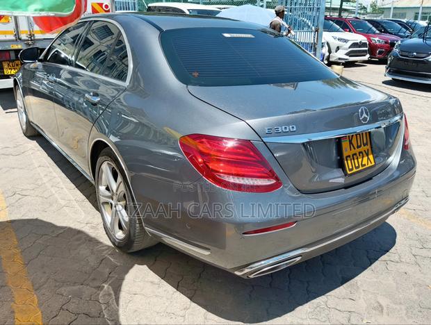 Mercedes-Benz E300 2016 Gray