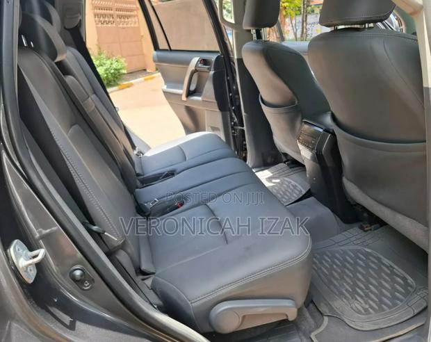 Toyota Land Cruiser Prado 2011 Black