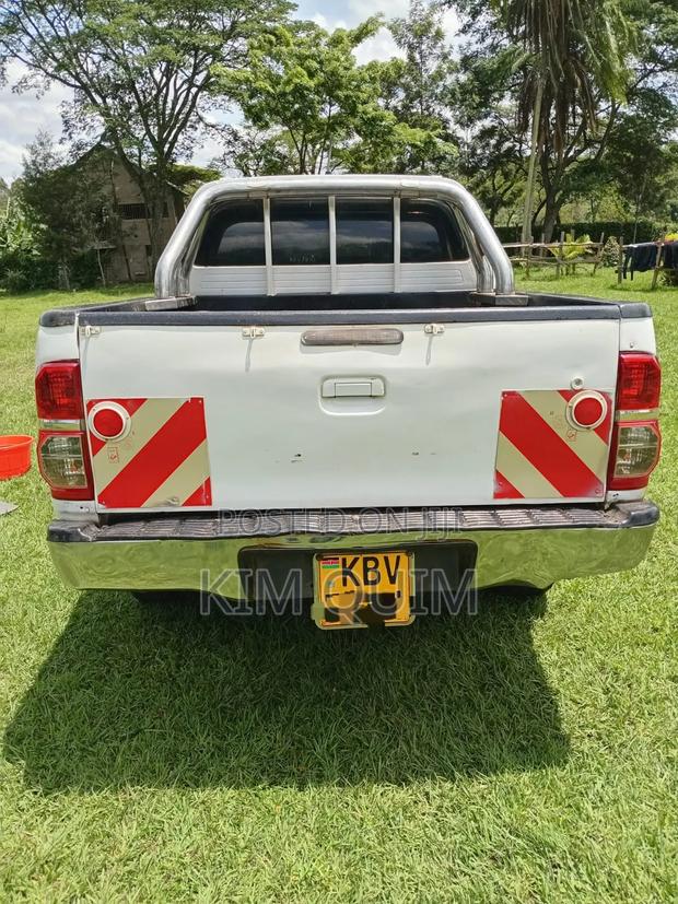 Toyota Hilux 2013 White