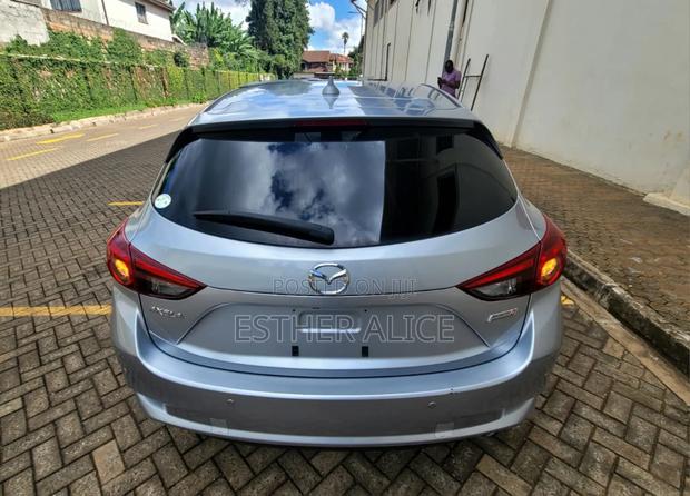 Mazda Axela 2018 Silver