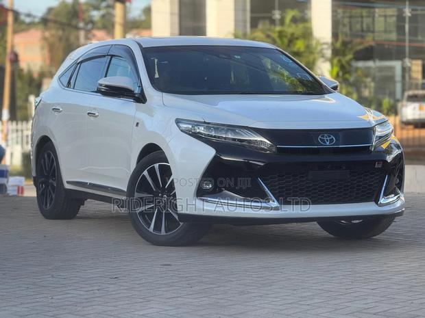 Toyota Harrier 2.0 Turbo GR Sport 2019 White