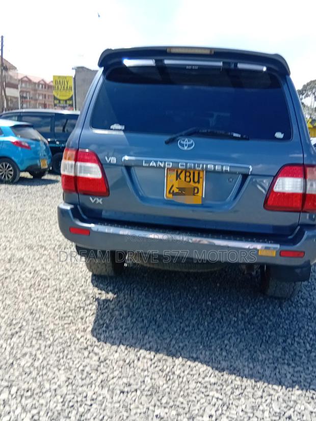 Toyota Land Cruiser 100 4.7 Executive 2006 Blue