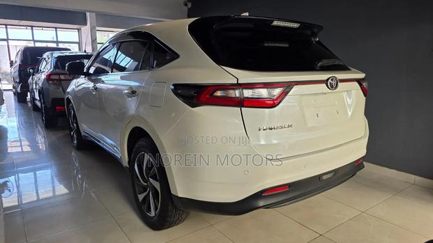 Toyota Harrier 2019 Off white