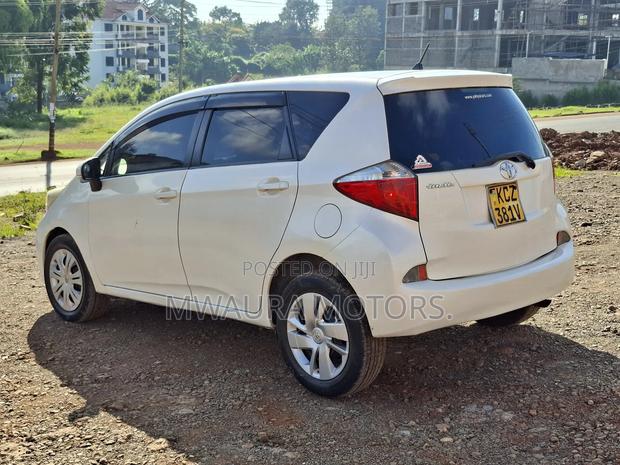 Toyota Ractis 1.3 FWD 2013 White