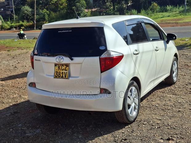 Toyota Ractis 1.3 FWD 2013 White