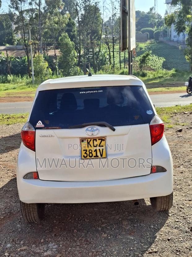 Toyota Ractis 1.3 FWD 2013 White