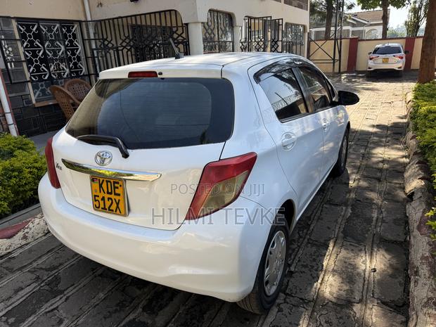 Toyota Vitz 1.3 FWD 5dr 2015 White