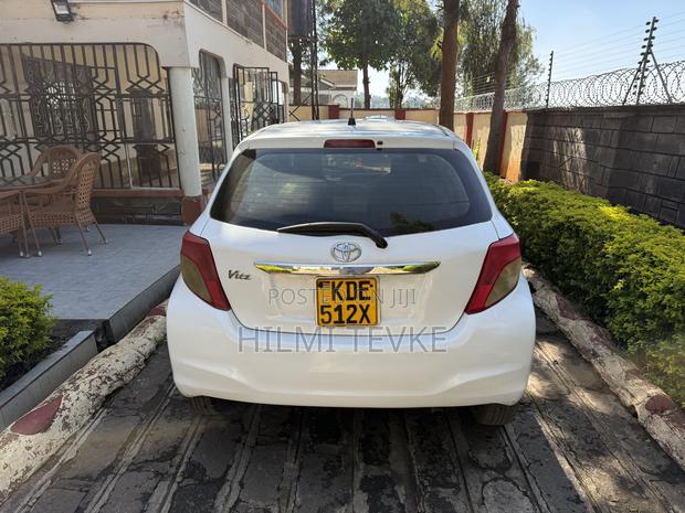 Toyota Vitz 1.3 FWD 5dr 2015 White