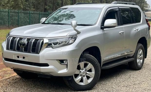 Toyota Land Cruiser Prado 2.8 2019 Silver
