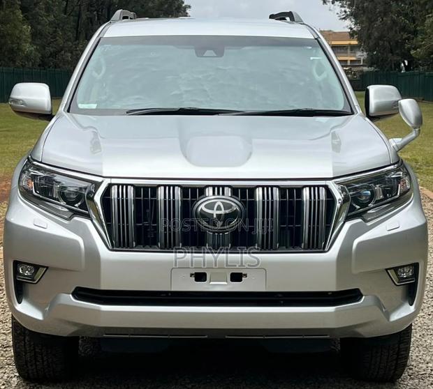 Toyota Land Cruiser Prado 2.8 2019 Silver