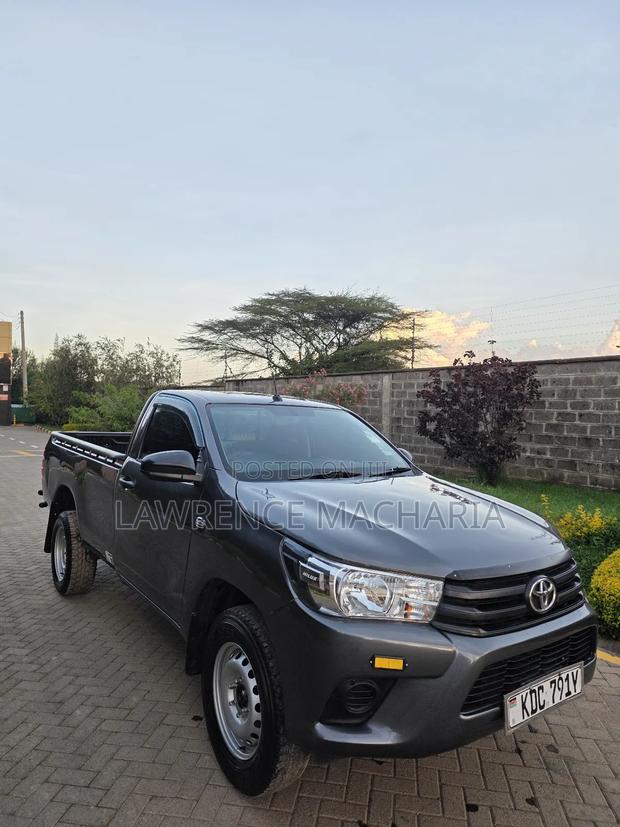 Toyota Hilux 2021 Gray