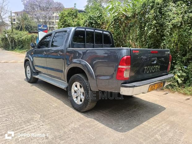 Toyota Hilux 2014 Gray