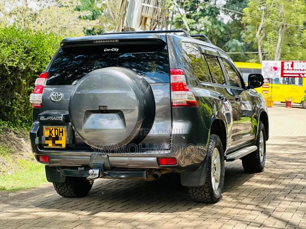 Toyota Land Cruiser Prado 2015 Gray