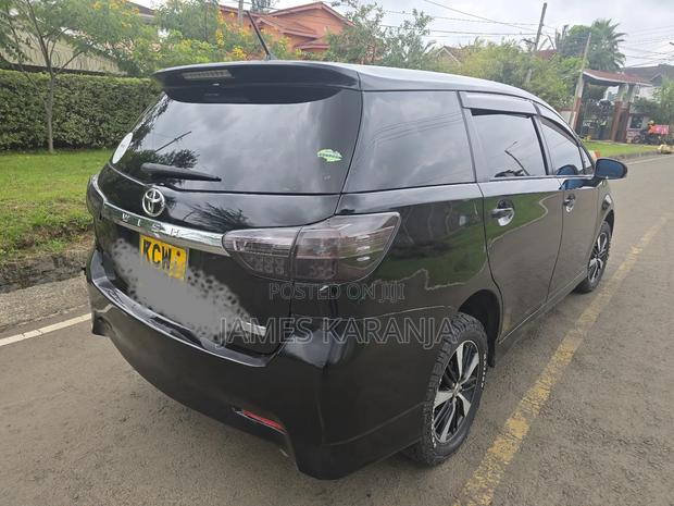 Toyota Wish 2012 Black