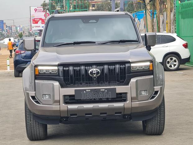 Toyota Land Cruiser Prado 2025 Gray