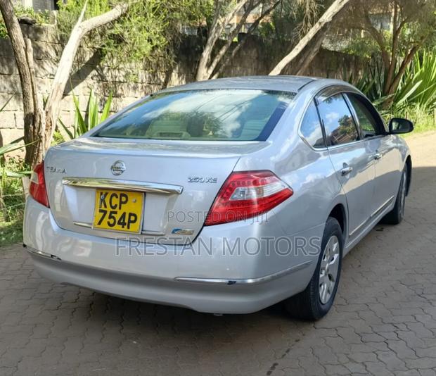 Nissan Teana 2011 Silver