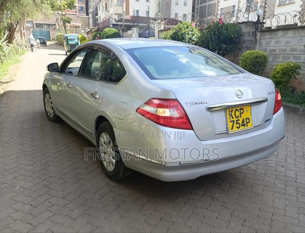 Nissan Teana 2011 Silver