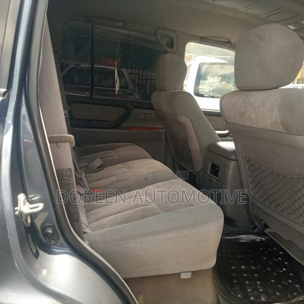 Toyota Land Cruiser 100 4.7 Executive 2006 Gray