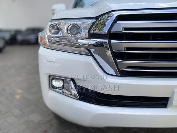 Toyota Land Cruiser 2016 White