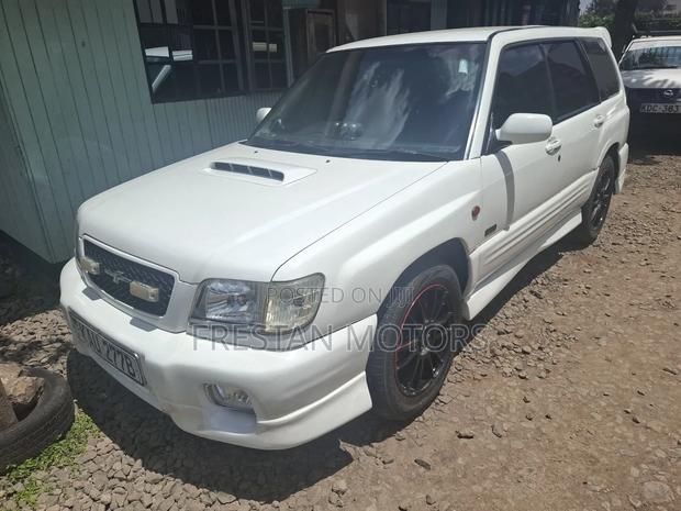 Subaru Forester 2000 White