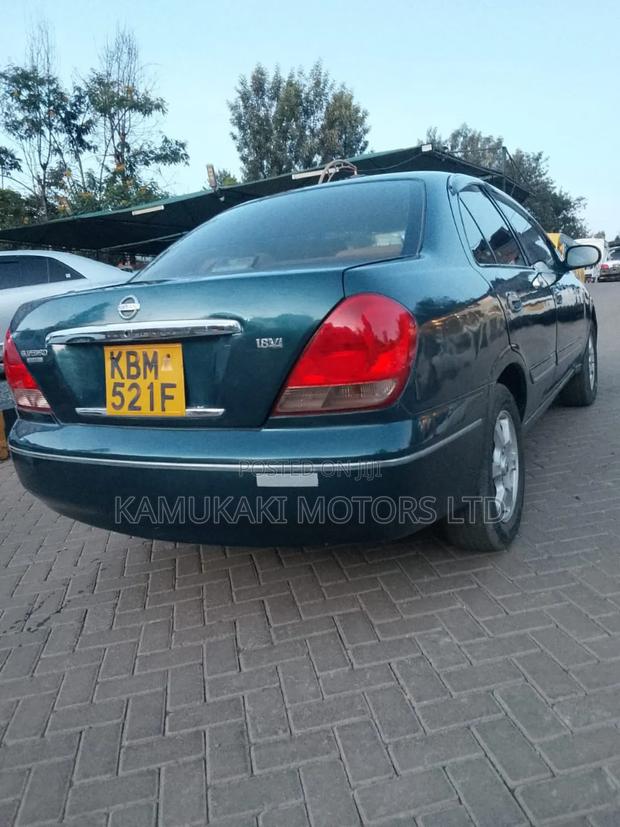 Nissan Bluebird 2003 Blue