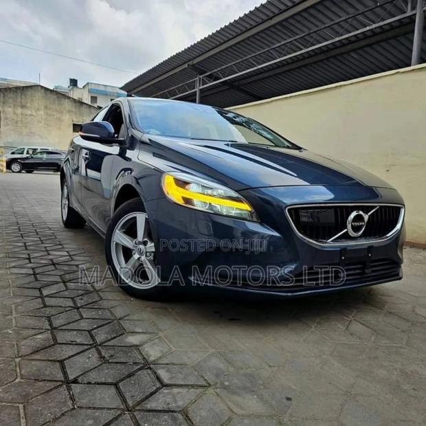 Volvo V40 2019 Blue