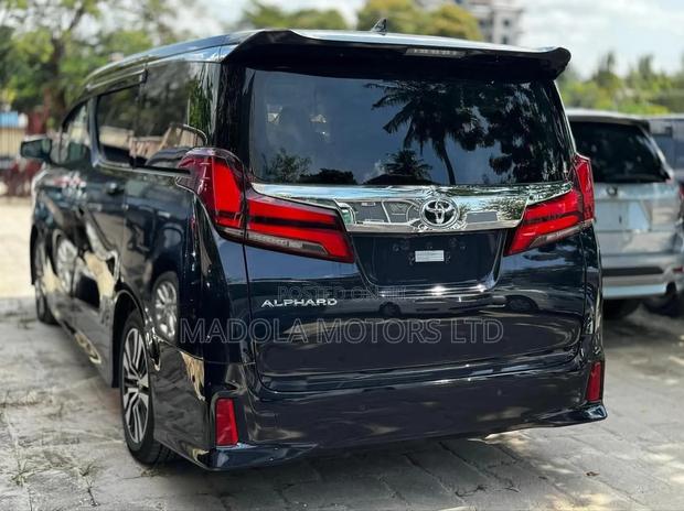 Toyota Alphard 2.5 Petrol AWD 2019 Black