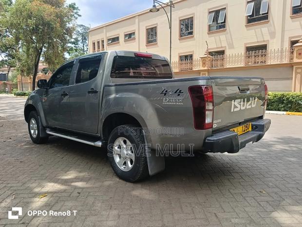 Isuzu D-MAX 2021 Brown