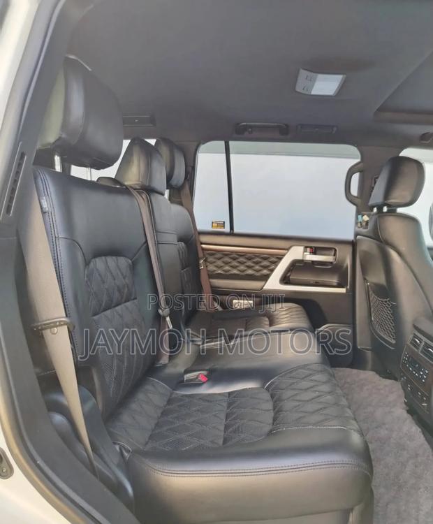 Toyota Land Cruiser 2018 White