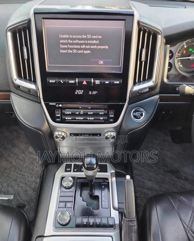 Toyota Land Cruiser 2018 White