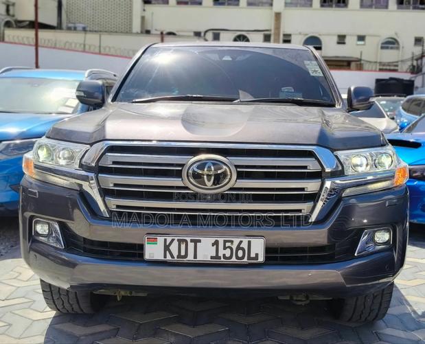 Toyota Land Cruiser 4.6 V8 AX G Selection 2019 Gray