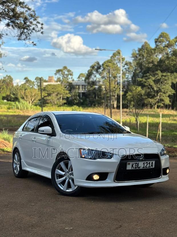 Mitsubishi Galant 2015 White