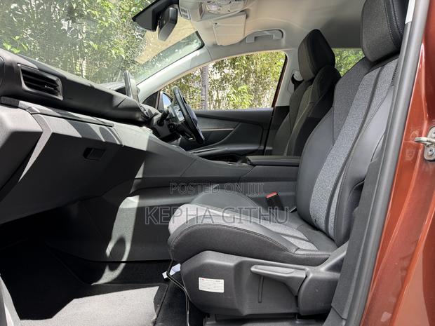 Peugeot 3008 2019 Brown