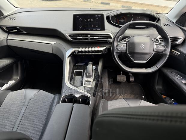 Peugeot 3008 2019 Brown