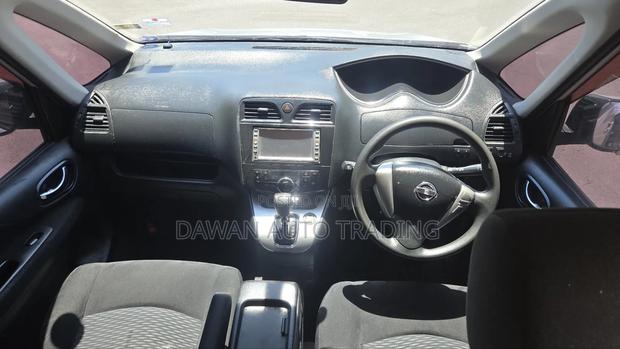 Nissan Serena 2012 Silver
