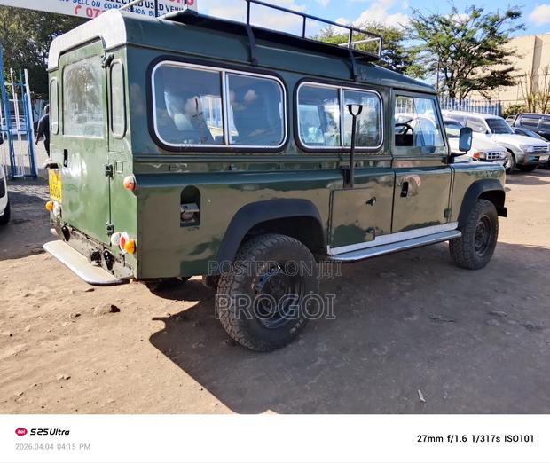 Land Rover Defender 1996 Green