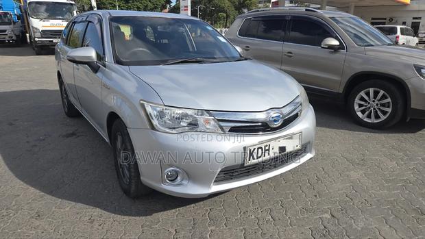 Toyota Corolla Fielder 2015 Silver