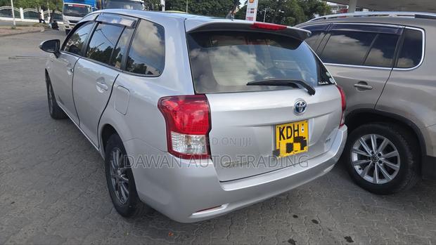 Toyota Corolla Fielder 2015 Silver