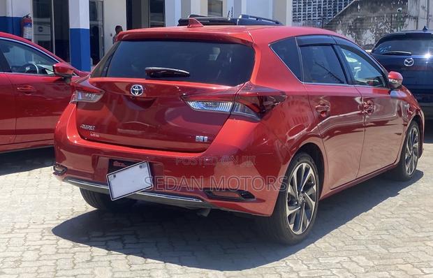 Toyota Auris 2019 Burgundy