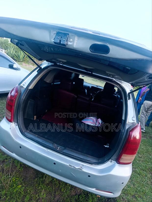 Toyota Wish 2005 Silver