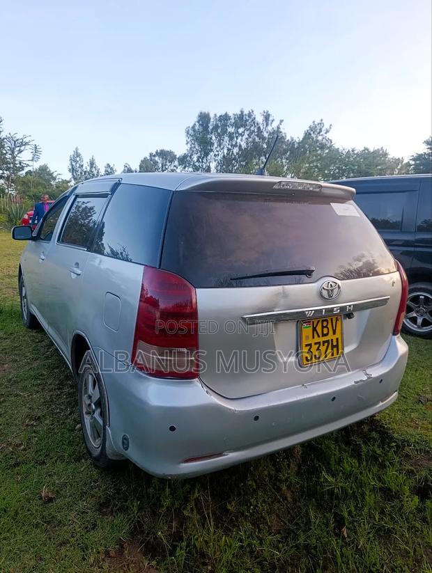 Toyota Wish 2005 Silver