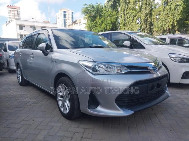 Toyota Corolla Fielder 2019 Silver