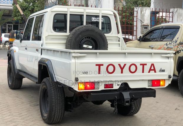Toyota Land Cruiser 2019 Off white