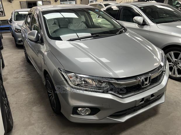 Honda Grace 2019 Silver